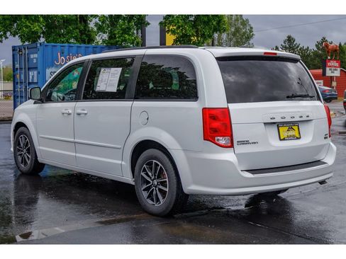 Used 2017 Dodge Grand Caravan GT FWD image 5