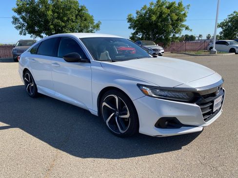 Used 2022 Honda Accord Sport image 3