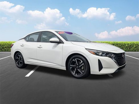 Used 2024 Nissan Sentra SV image 2