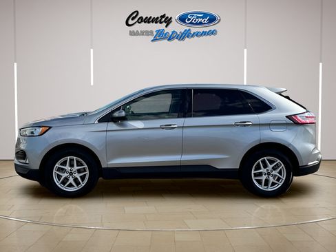 Used 2021 Ford Edge SEL FWD image 3