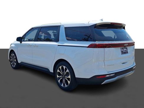 Used 2024 Kia Carnival EX FWD image 5