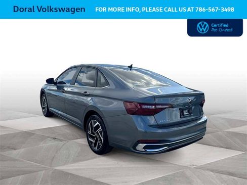 Used 2024 Volkswagen Jetta SEL image 6