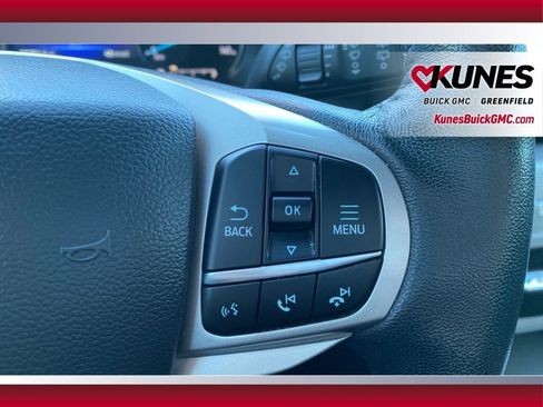 Used 2023 Ford Explorer XLT image 19
