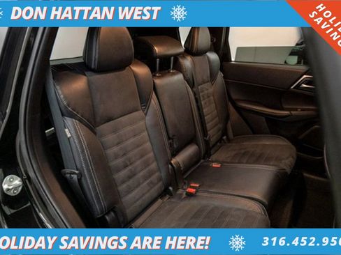 Used 2022 Mitsubishi Outlander SE image 22