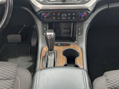 Used 2019 GMC Acadia SLE w/ Driver Alert Package I FWD image 21