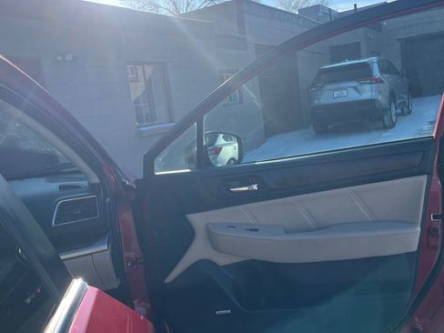 Used 2019 Subaru Outback 2.5i Limited w/ Popular Package #2 image 11