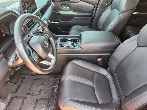 Used 2025 Honda Pilot EX-L image 12