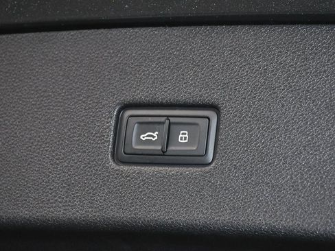 Used 2024 Audi RS Q8 w/ Black Optic Package image 92