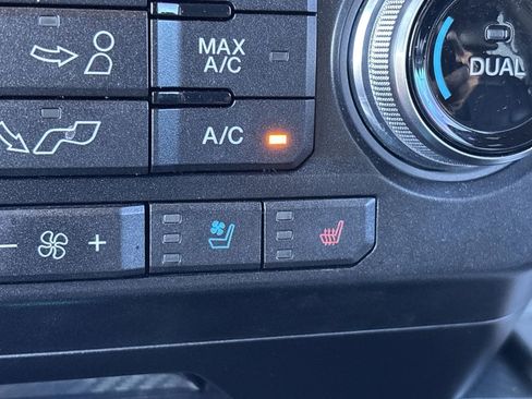 Used 2019 Ford F150 Lariat w/ Equipment Group 502A Luxury AWD/4WD image 24