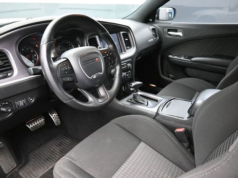 Used 2019 Dodge Charger R/T w/ Blacktop Package image 17