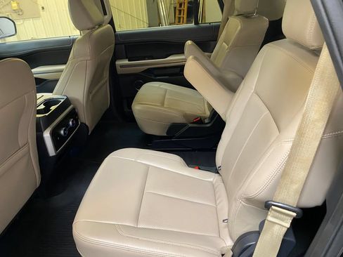 Used 2023 Ford Expedition XLT RWD image 22