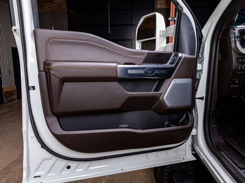 Used 2024 Ford F250 King Ranch w/ Chrome Package image 35