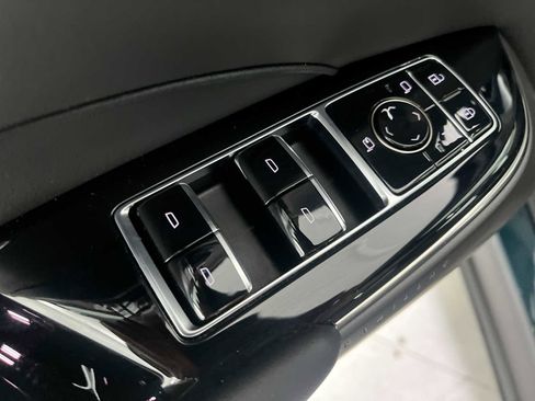 Used 2024 Cadillac Lyriq Luxury image 15