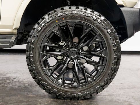 Used 2025 Ford Bronco Outer Banks AWD/4WD image 23