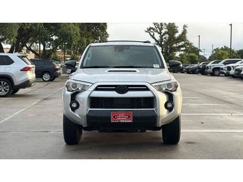 Certified 2021 Toyota 4Runner Venture w/ Moonroof Package AWD/4WD image 2