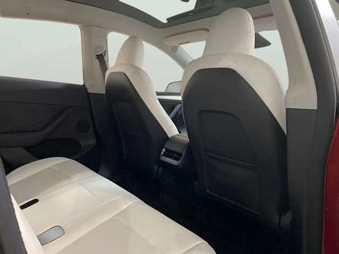 Used 2024 Tesla Model Y 2WD image 20