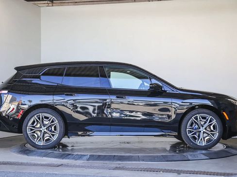 Used 2025 BMW iX xDrive50 w/ Premium Package AWD/4WD image 7