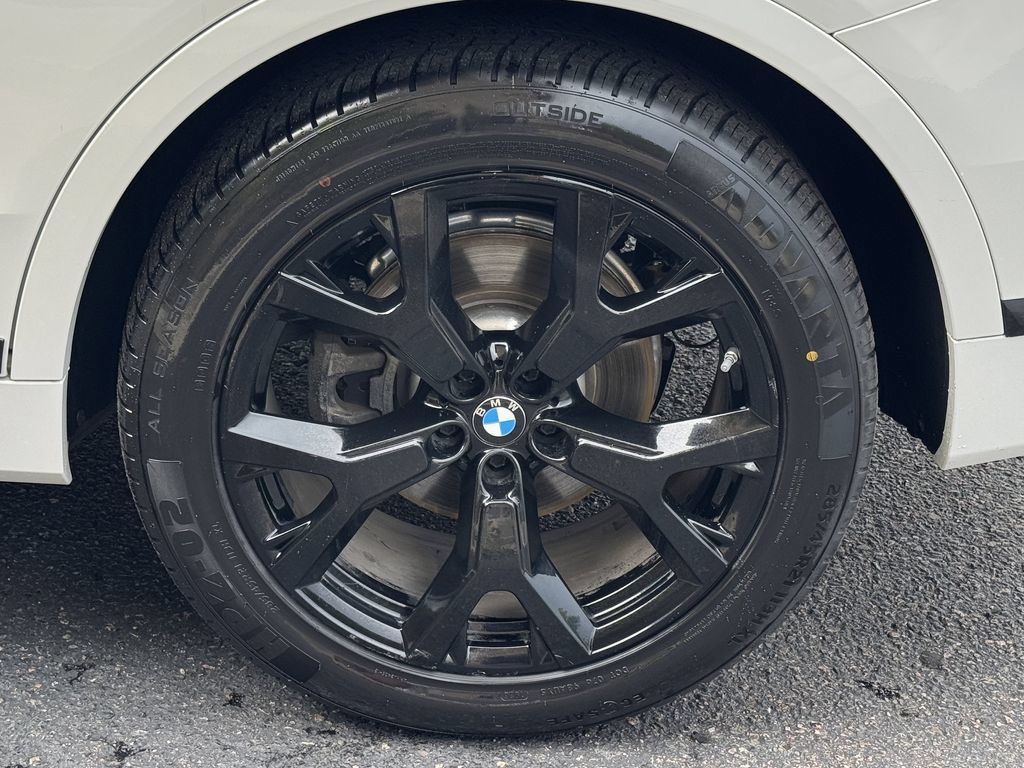 Used 2019 BMW X7 xDrive40i w/ Premium Package AWD/4WD image 17