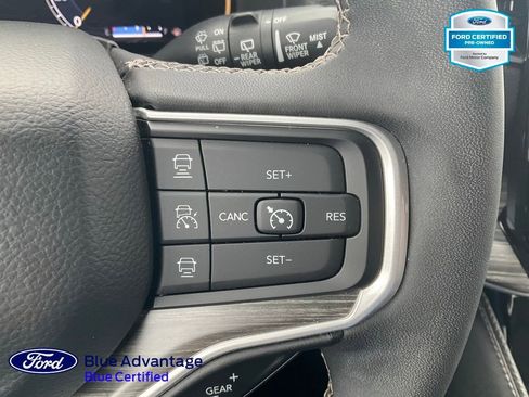 Used 2023 Jeep Wagoneer Series III w/ Premium Group I image 9