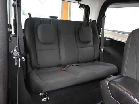 Used 2020 Jeep Wrangler Sport image 34