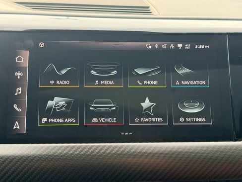 Used 2023 Audi e-tron GT Premium Plus image 33