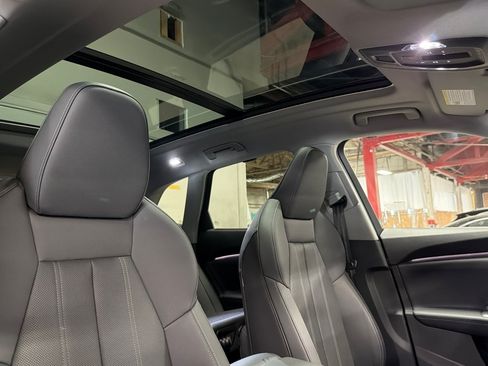 Used 2025 Audi Q5 Premium Plus w/ Premium Plus AWD/4WD image 16