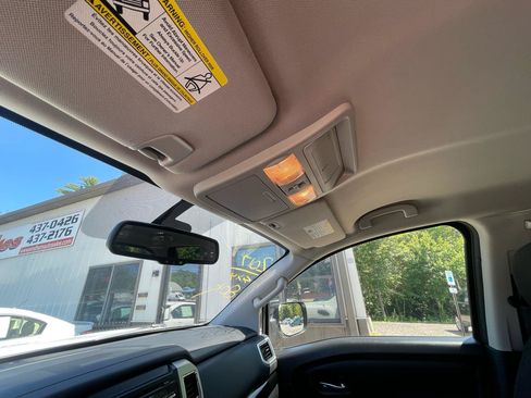 Used 2017 Nissan Titan S AWD/4WD image 17