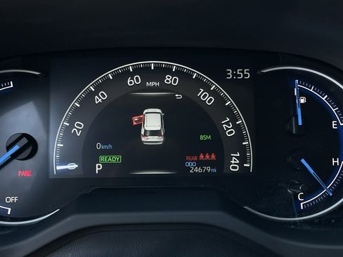 Used 2025 Toyota RAV4 XLE image 16