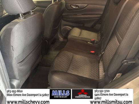 Used 2017 Nissan Rogue SV w/ SV Premium Package image 12