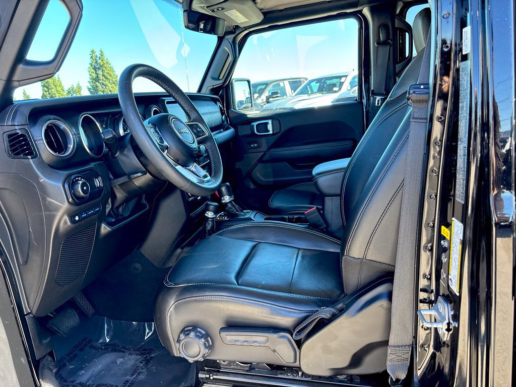 Used 2023 Jeep Wrangler Unlimited Sahara AWD/4WD image 10