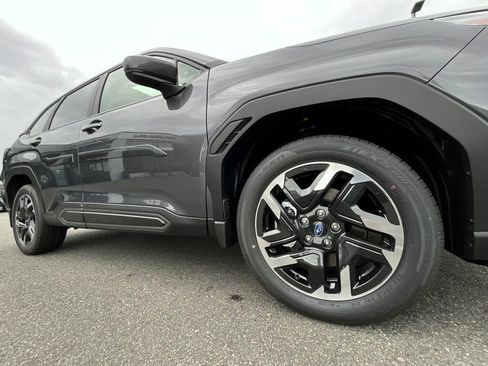 Used 2025 Subaru Forester Limited image 10