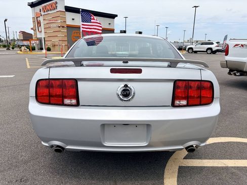 Used 2007 Ford Mustang GT Premium RWD image 5