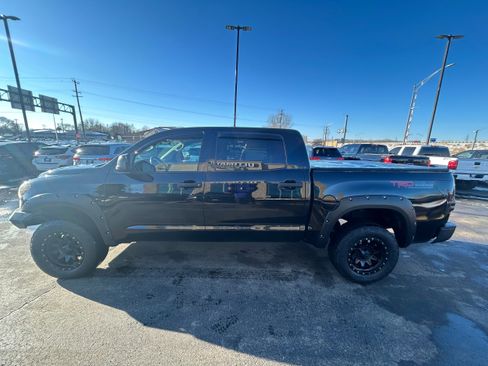 Used 2010 Toyota Tundra 4x4 CrewMax image 3