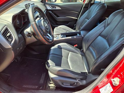 Used 2018 MAZDA MAZDA3 Touring FWD image 8