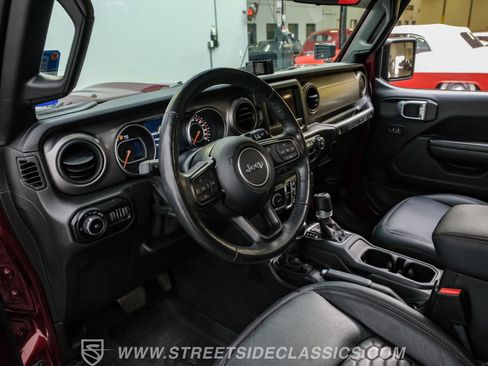 Used 2021 Jeep Wrangler Unlimited Sport AWD/4WD image 4