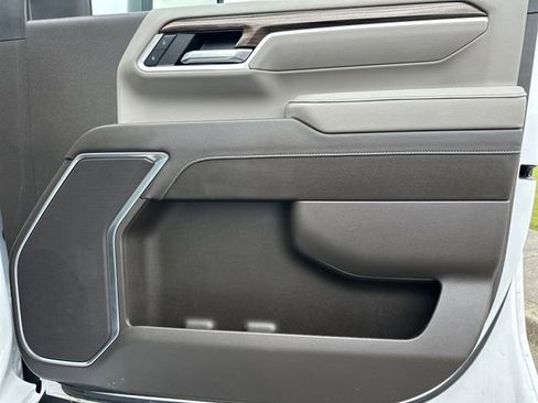 Used 2025 Chevrolet Silverado 2500 LT w/ Convenience Package image 13