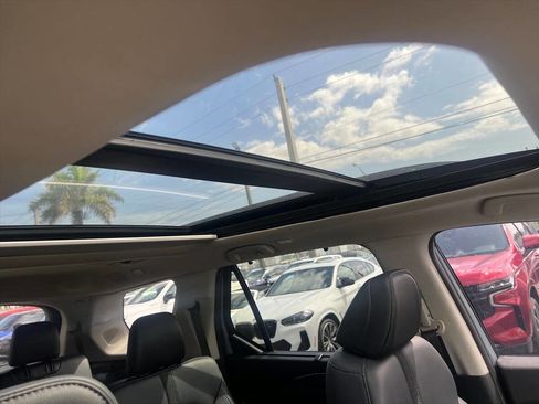 Used 2023 Honda Pilot Touring image 16