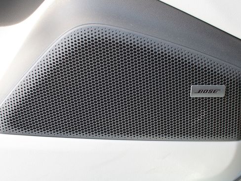 Certified 2024 Porsche Macan 4 Electric image 28