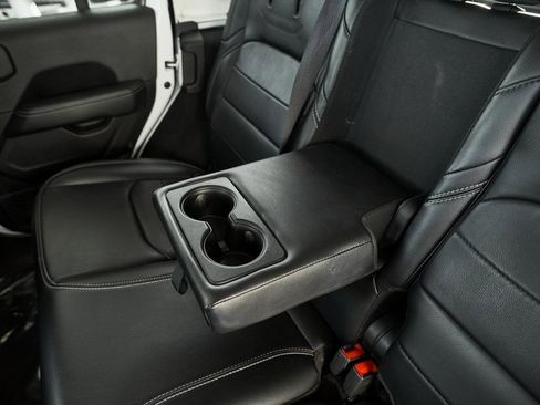 Used 2023 Jeep Wrangler Unlimited Sahara image 32