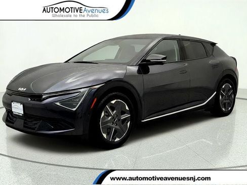 Used 2025 Kia EV6 Light w/ Light LR Technology Package RWD image 1