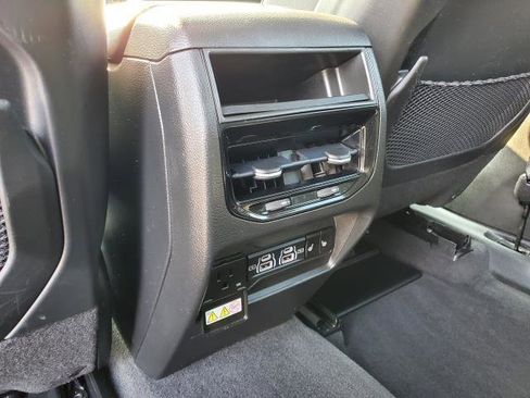 Used 2022 Jeep Grand Cherokee Limited image 29