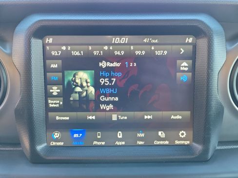 Used 2021 Jeep Gladiator Willys image 10