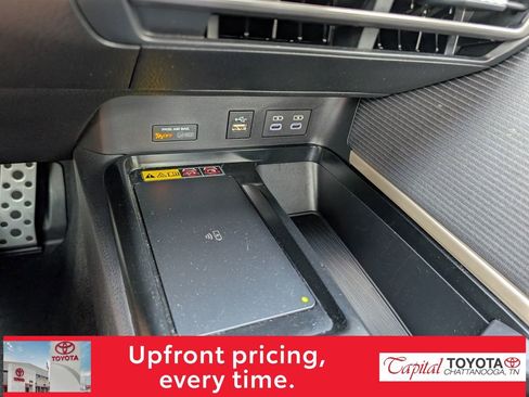 Used 2025 Toyota Camry SE image 20