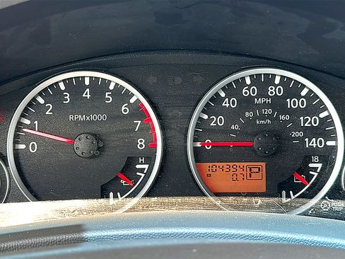 Used 2010 Nissan Frontier LE w/ LE Value Truck Pkg RWD image 27