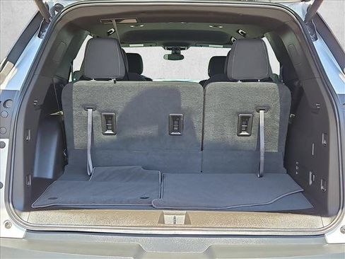 Used 2022 Chevrolet Traverse LT FWD image 10