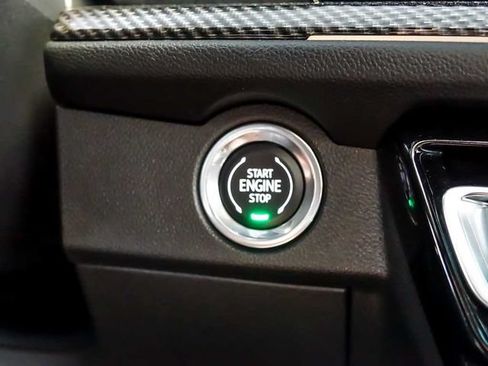 Used 2025 Chevrolet Traverse High Country FWD image 22