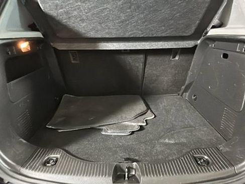 Used 2021 Chevrolet Trax LT FWD image 27