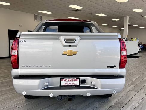 Used 2013 Chevrolet Avalanche LT w/ Texas Edition image 8