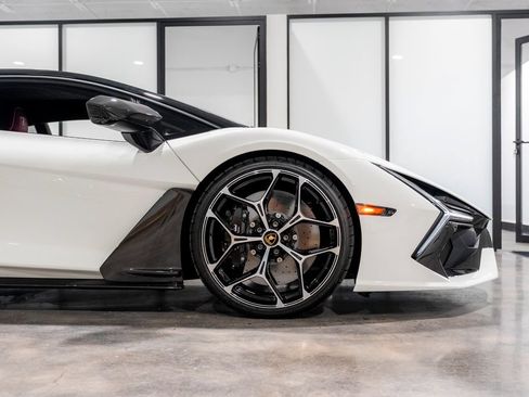 Used 2025 Lamborghini Revuelto AWD/4WD image 7