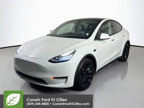Used 2020 Tesla Model Y Long Range image 5
